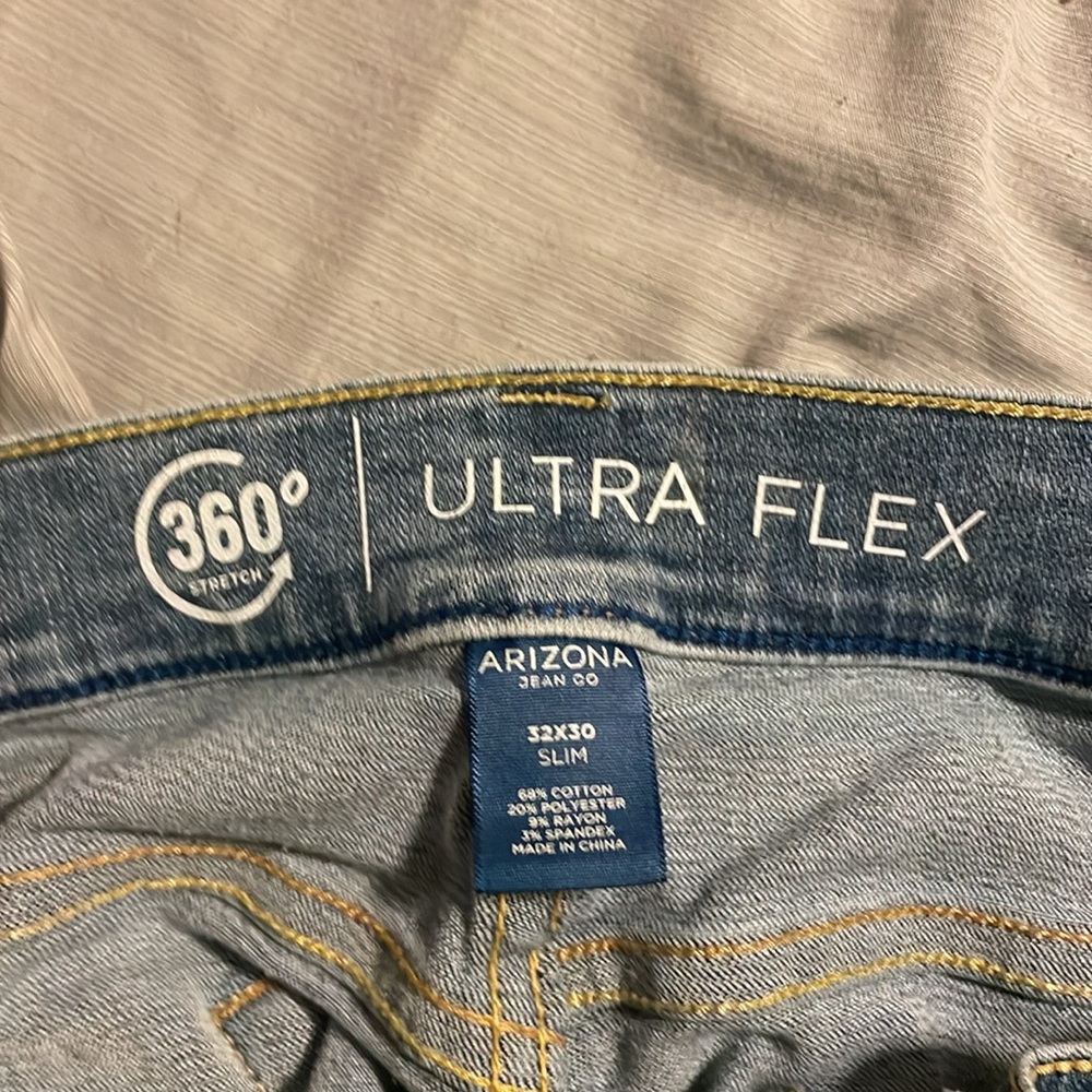 Distressed Ultra Flex Jeans 32x30 - Picture 3 of 3